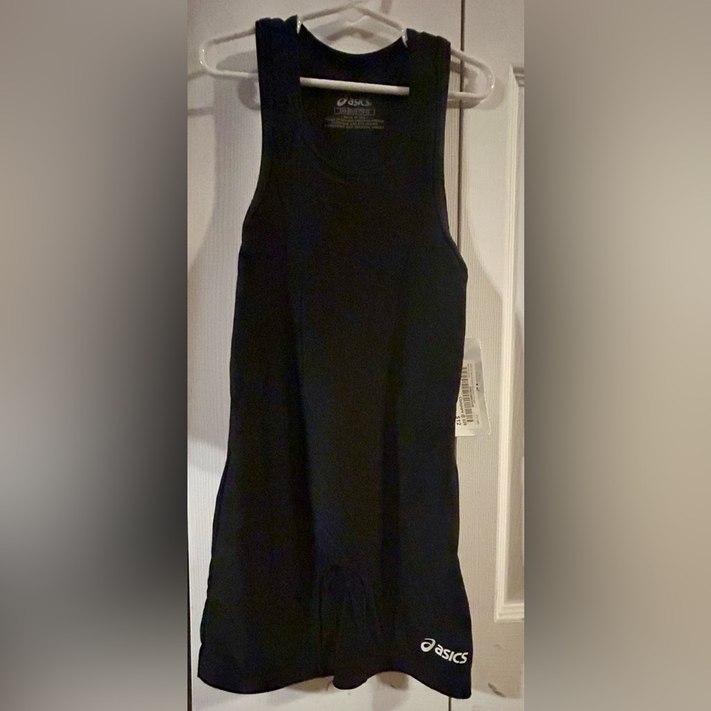 NWT…. ASICS Solid Modified Singlet, 2XS(75-100 lbs), Black